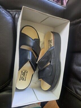 Volks Walkers Size 44  NEW Men's / Ladies Unisex Comfort Sandals